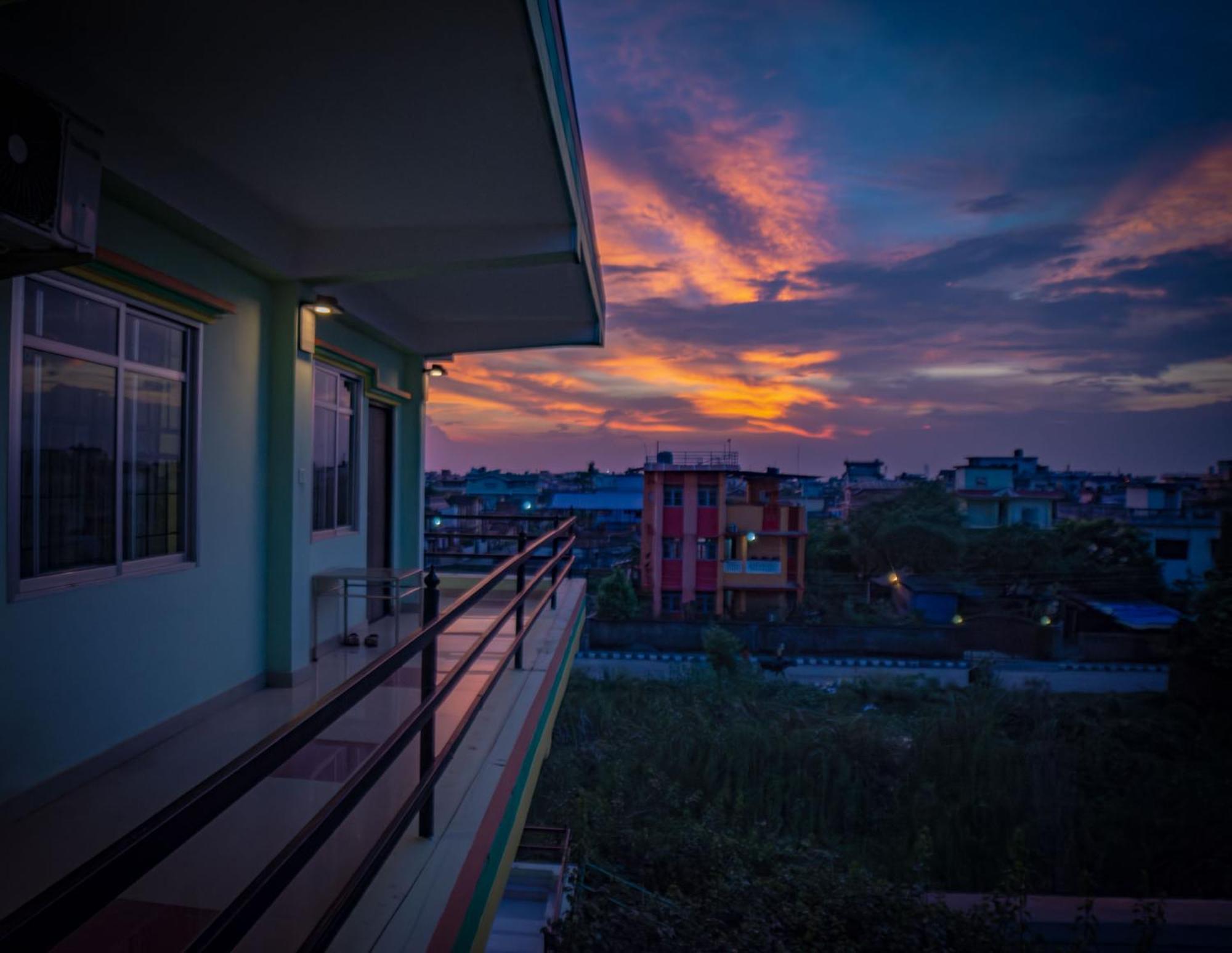 Galaxy Guest House Bhairāhawā المظهر الخارجي الصورة