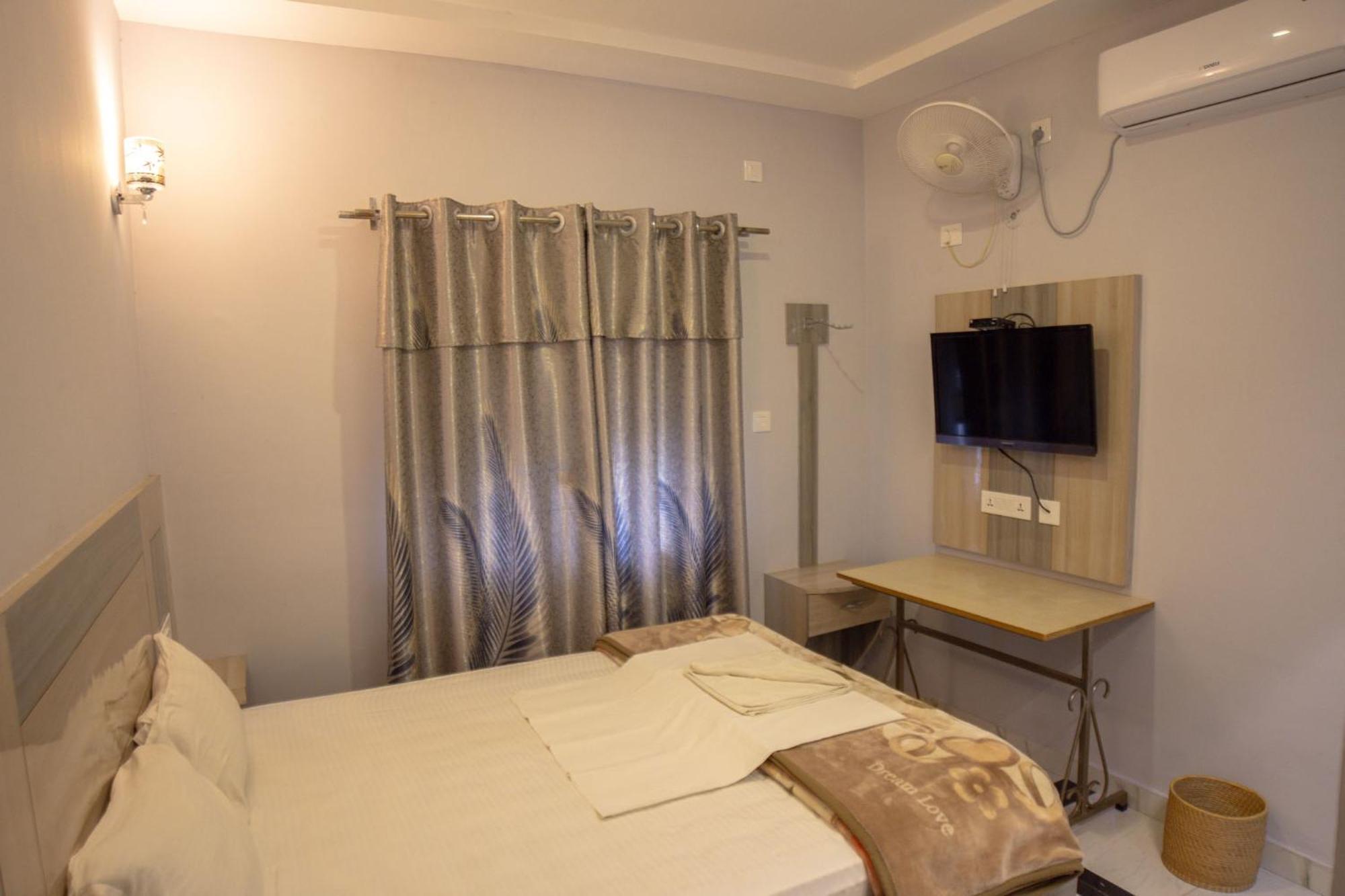 Galaxy Guest House Bhairāhawā الغرفة الصورة